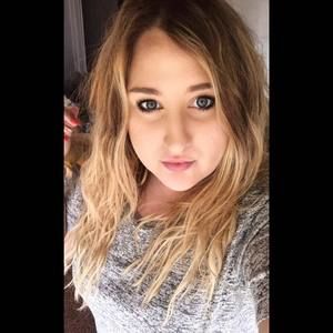 Meet your Posher, Makenzie